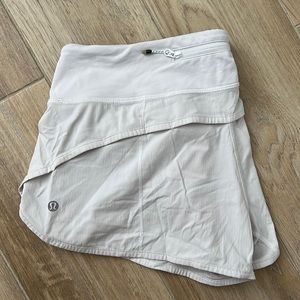 Lululemon speed-up low rise shorts size 6